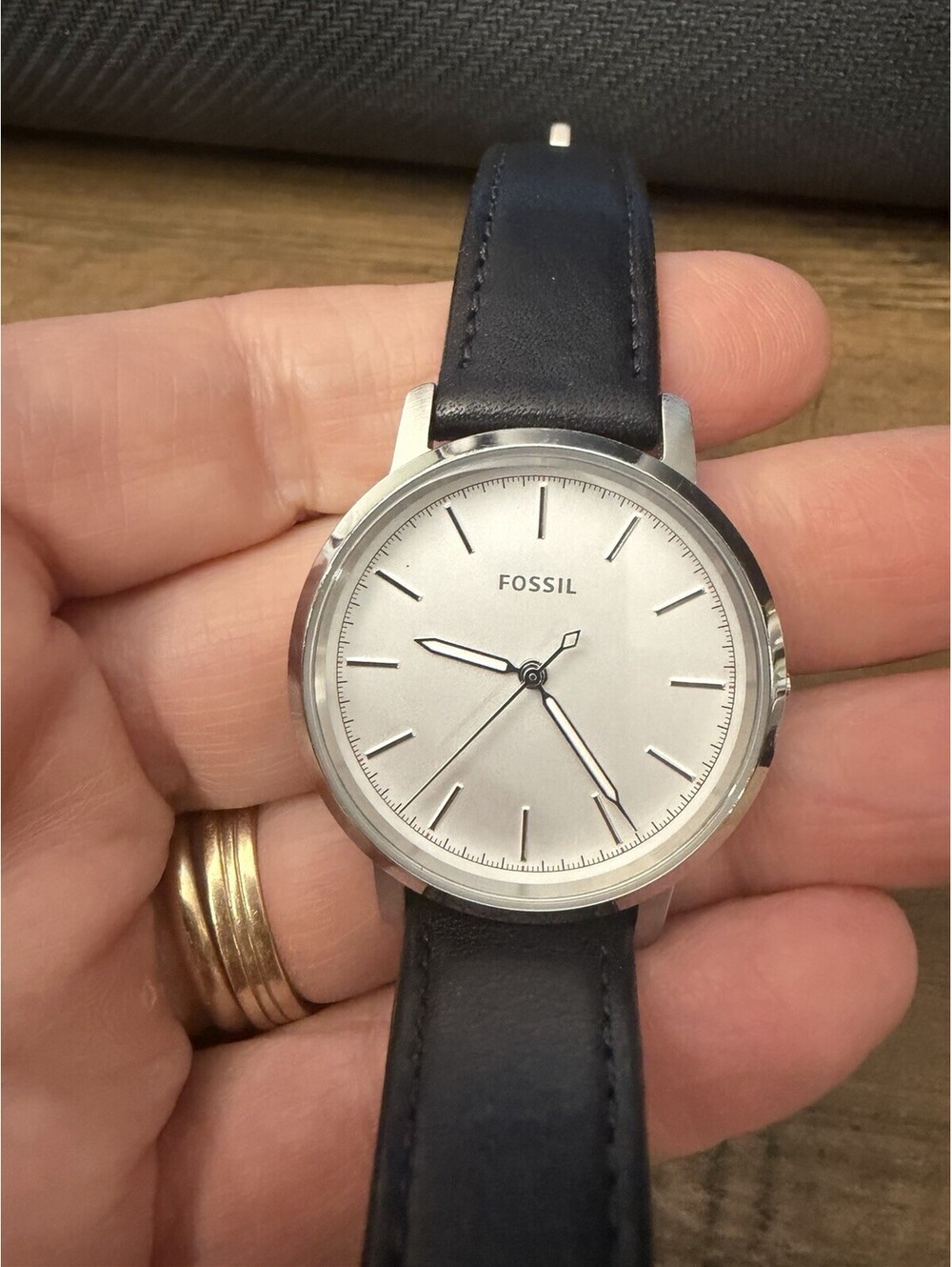 Fossil ES4186 Neely Womens Watch 33mm Silver Tone Black Leather Need Battery